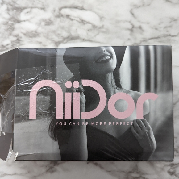 Niidor Strapless Adhesive Sticky Bra size E - Picture 2 of 7